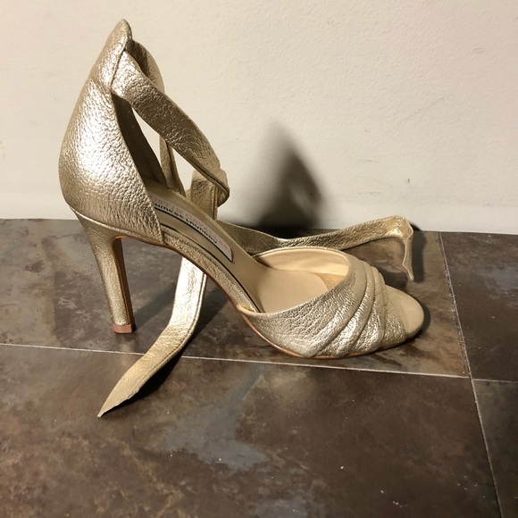Gold heel - Picture 2 of 4